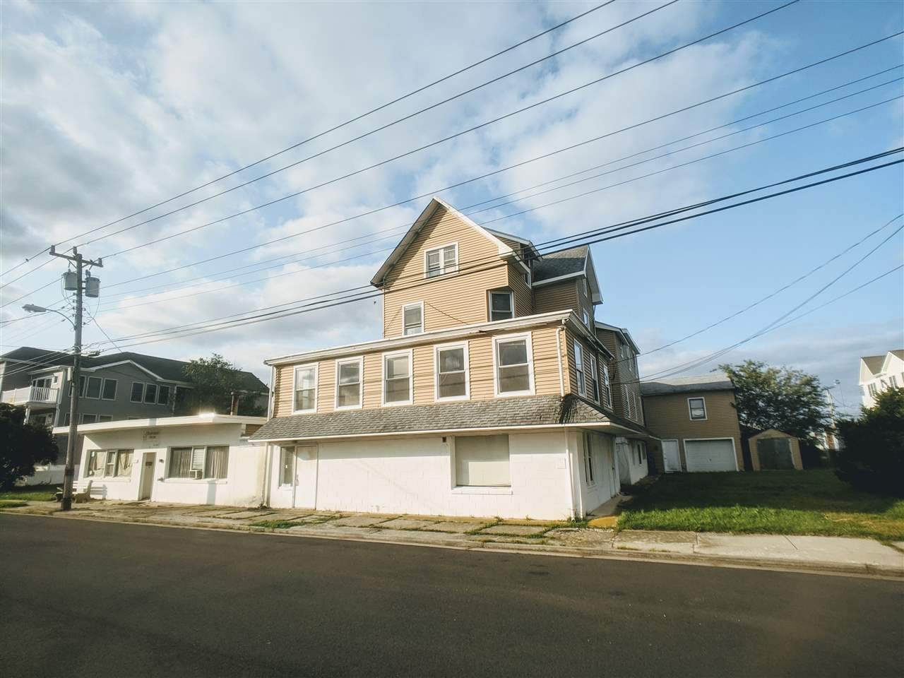 436 Garfield Avenue - Photo 1