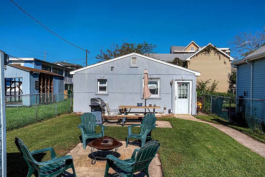 447 Spicer - Photo 1