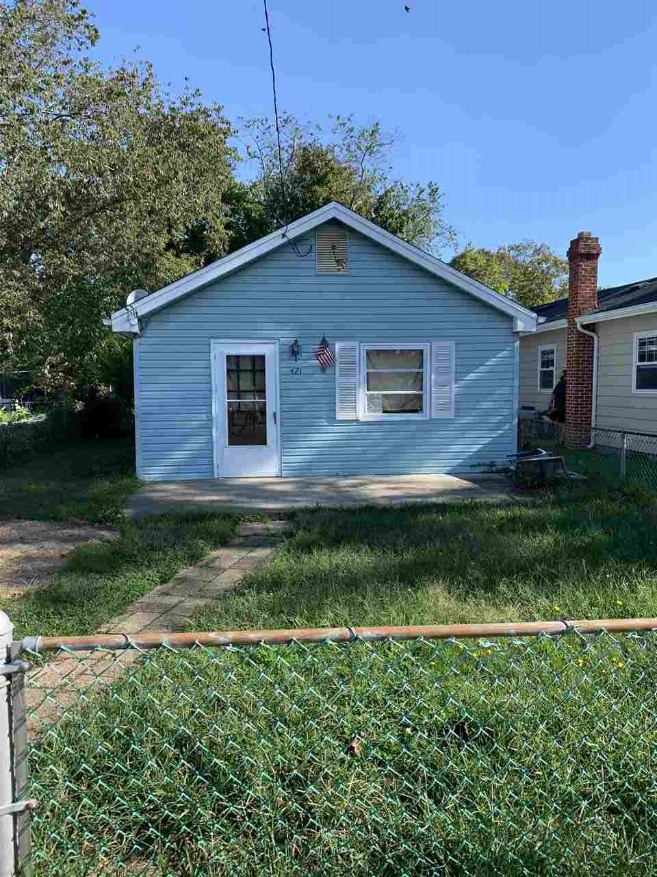 421 Saint Johns Ave - Photo 1