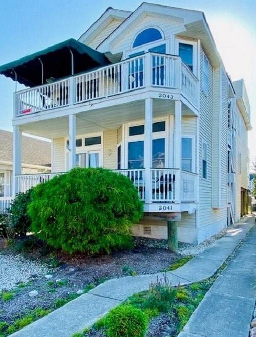 2043 Asbury - Photo 1
