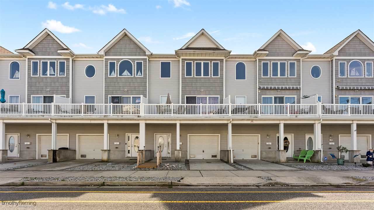4109 Hudson - Photo 1