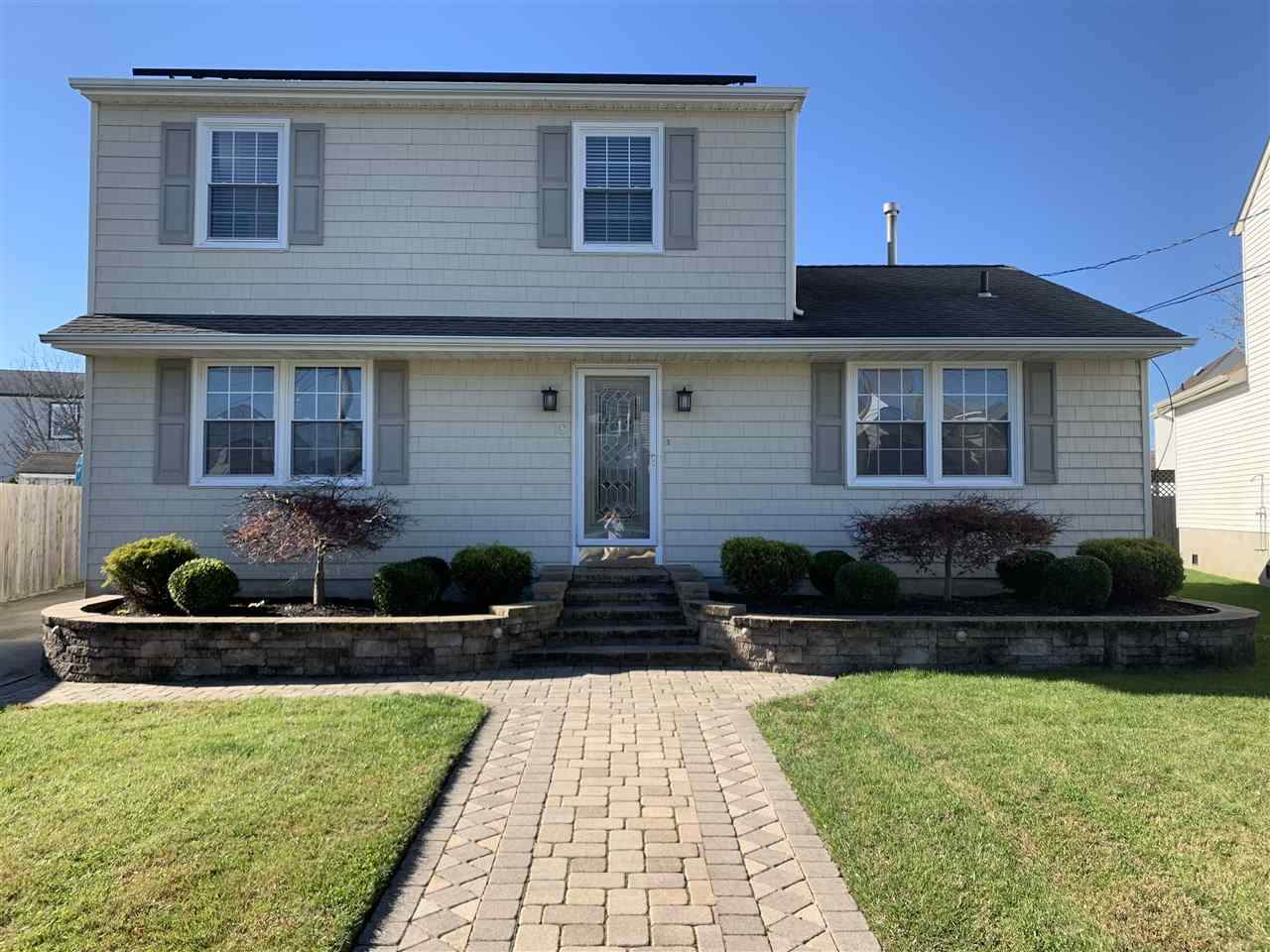 8 Macdermott - Photo 1