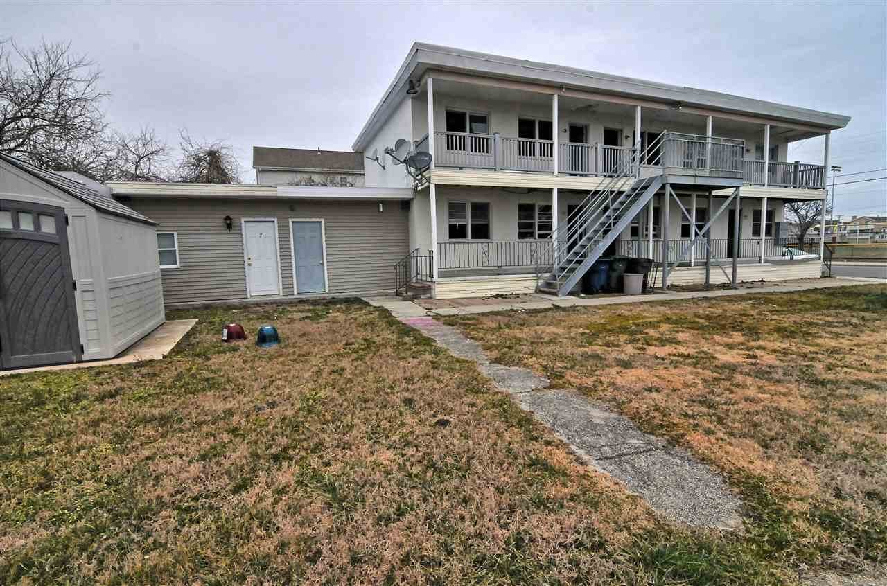 306 Youngs - Photo 1