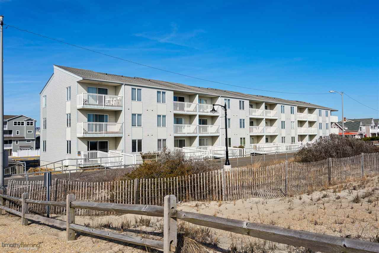 3400 Boardwalk - Photo 1