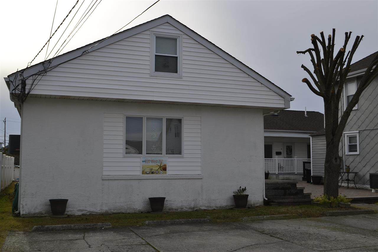 220 25th - Photo 1
