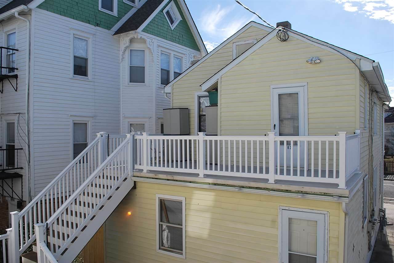 125 Roberts - Photo 1
