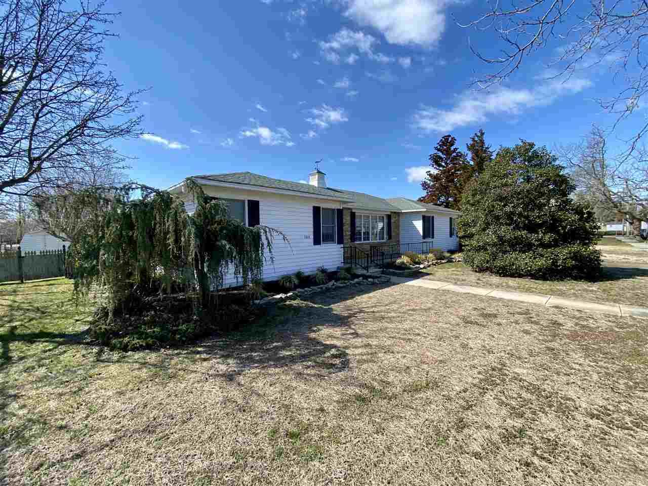 1104 East - Photo 1