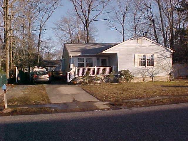 221 Deborah - Photo 1