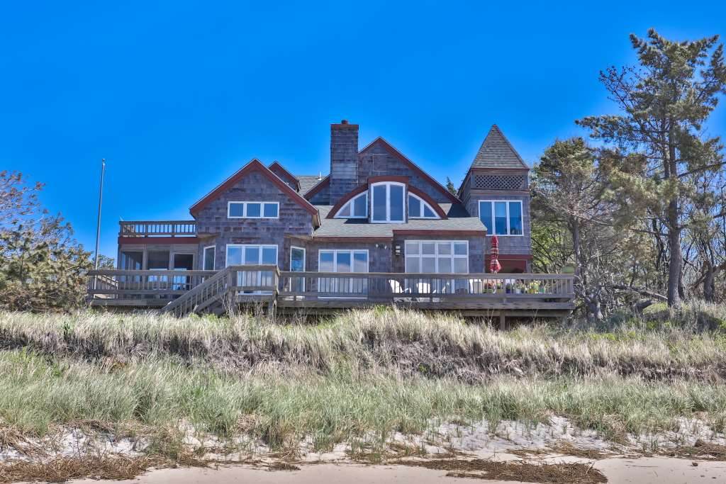 2695 Bay - Photo 1