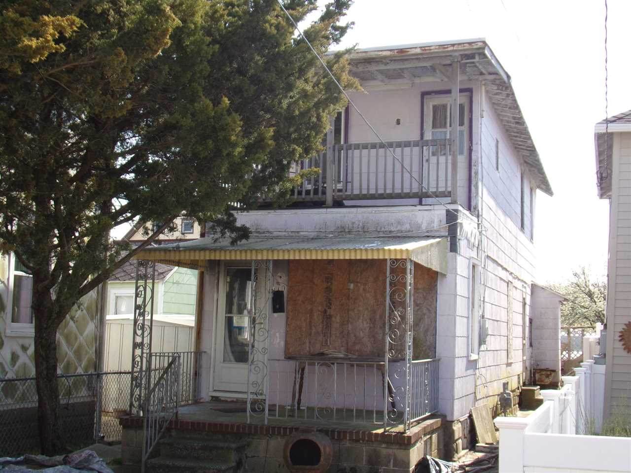 110 Montgomery - Photo 1