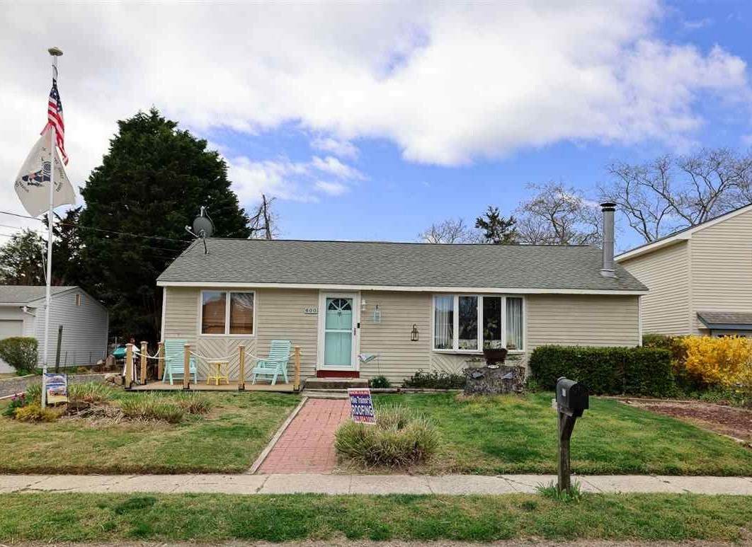 600 Winslow - Photo 1