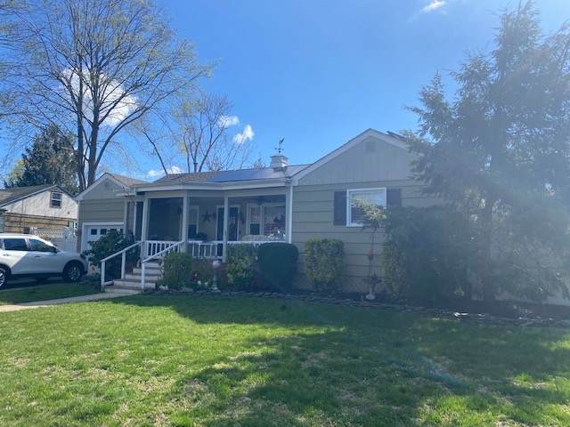 904 Oak - Photo 1