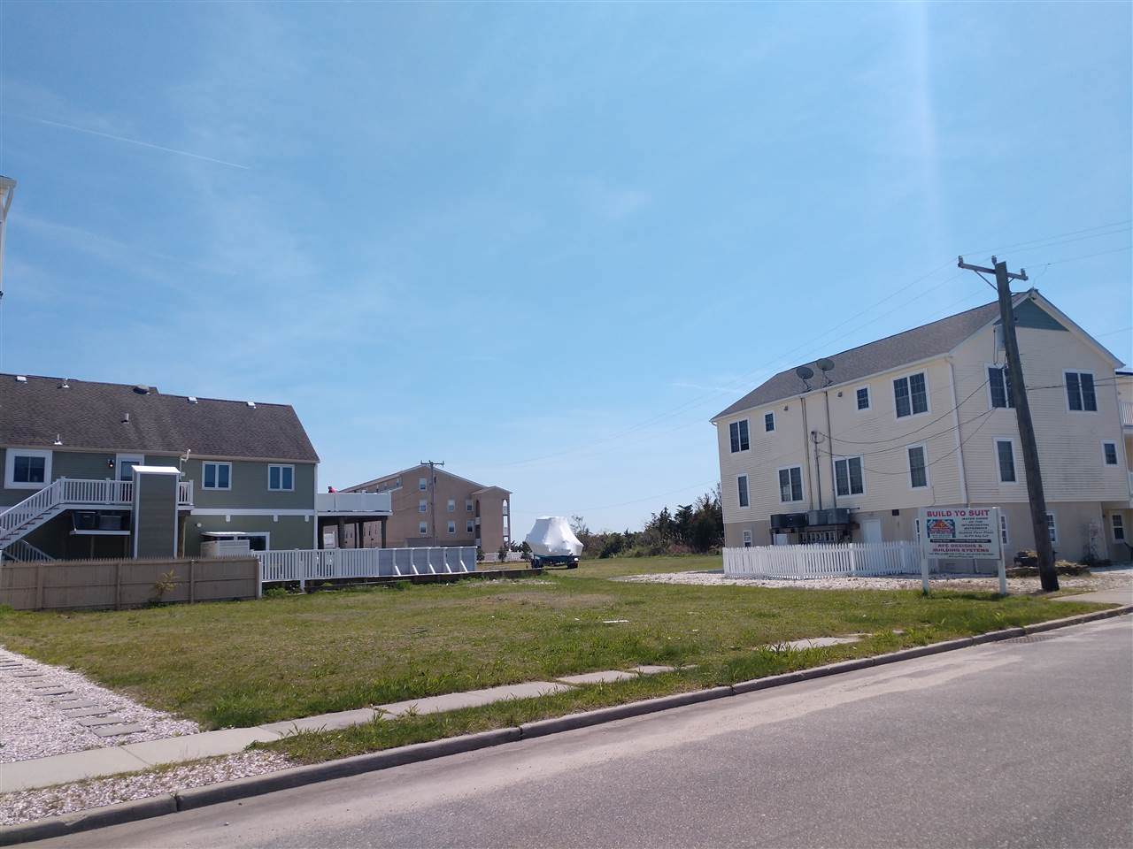 211 Neptune - Photo 1