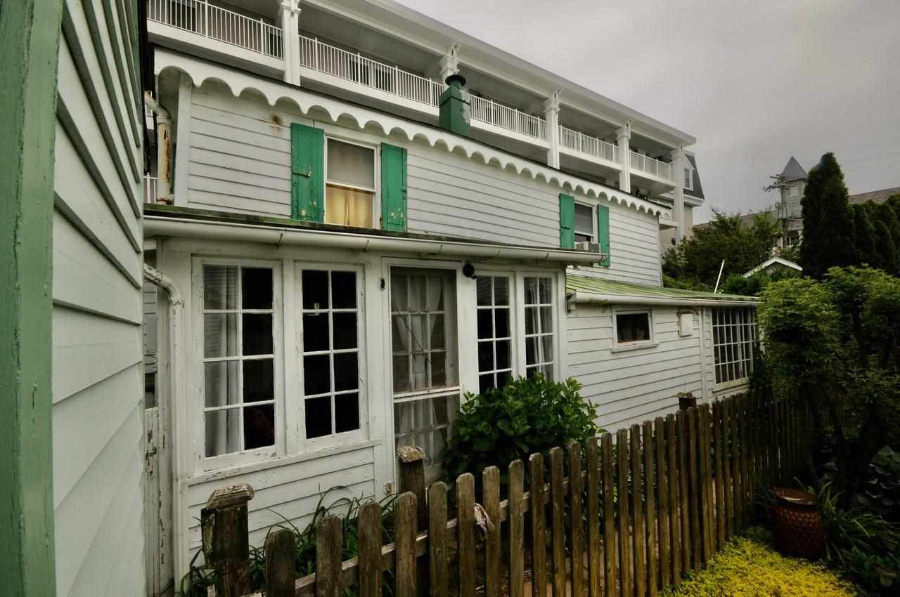 21 Windsor - Photo 1