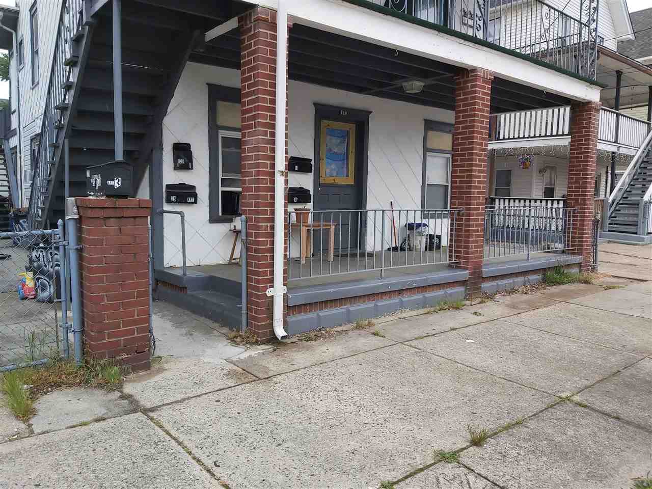 120 Andrews - Photo 1