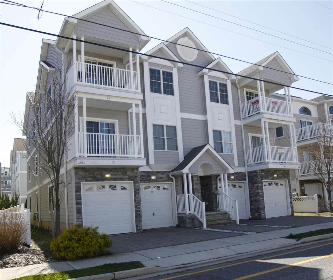 320 Juniper - Photo 1
