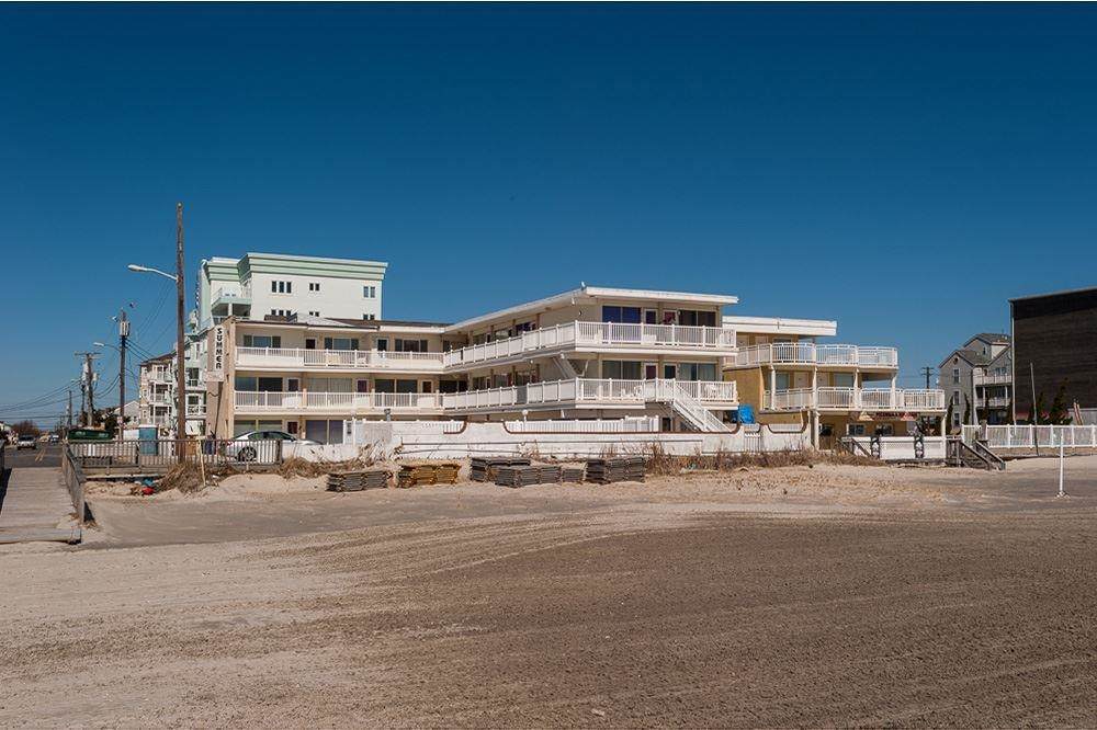 427 Monterey - Photo 1