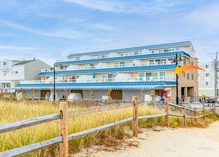 4200 Boardwalk - Photo 1