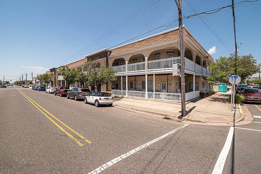 5600 Seaview Avenue - Photo 1