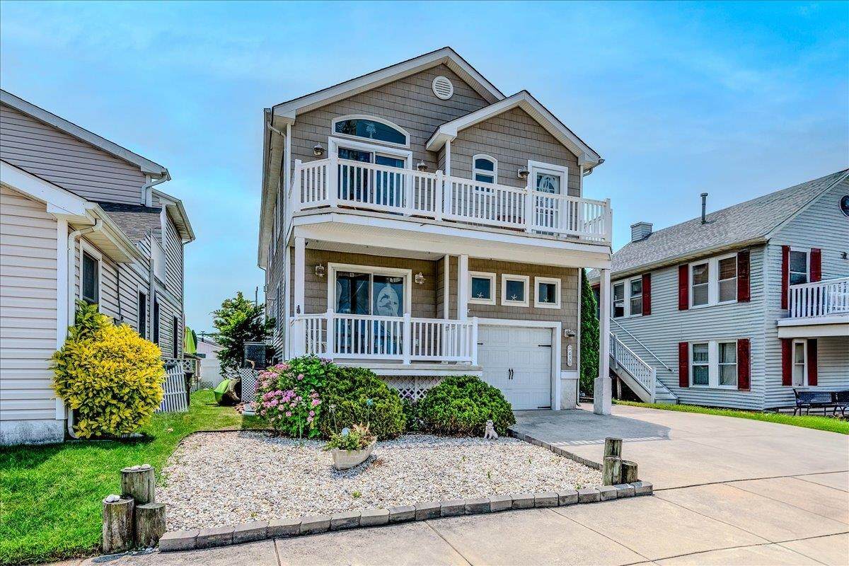 430 Pine Avenue - Photo 1