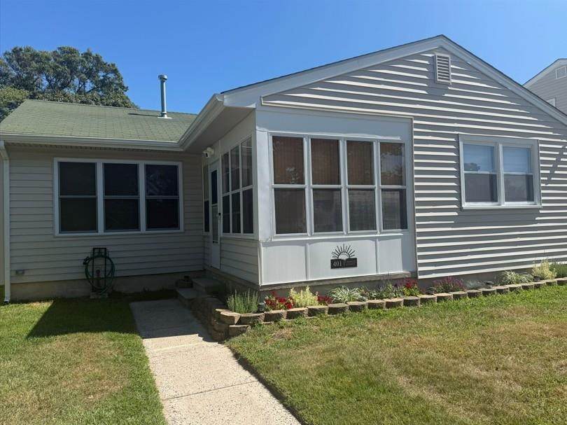 401 Oakdale Avenue - Photo 1