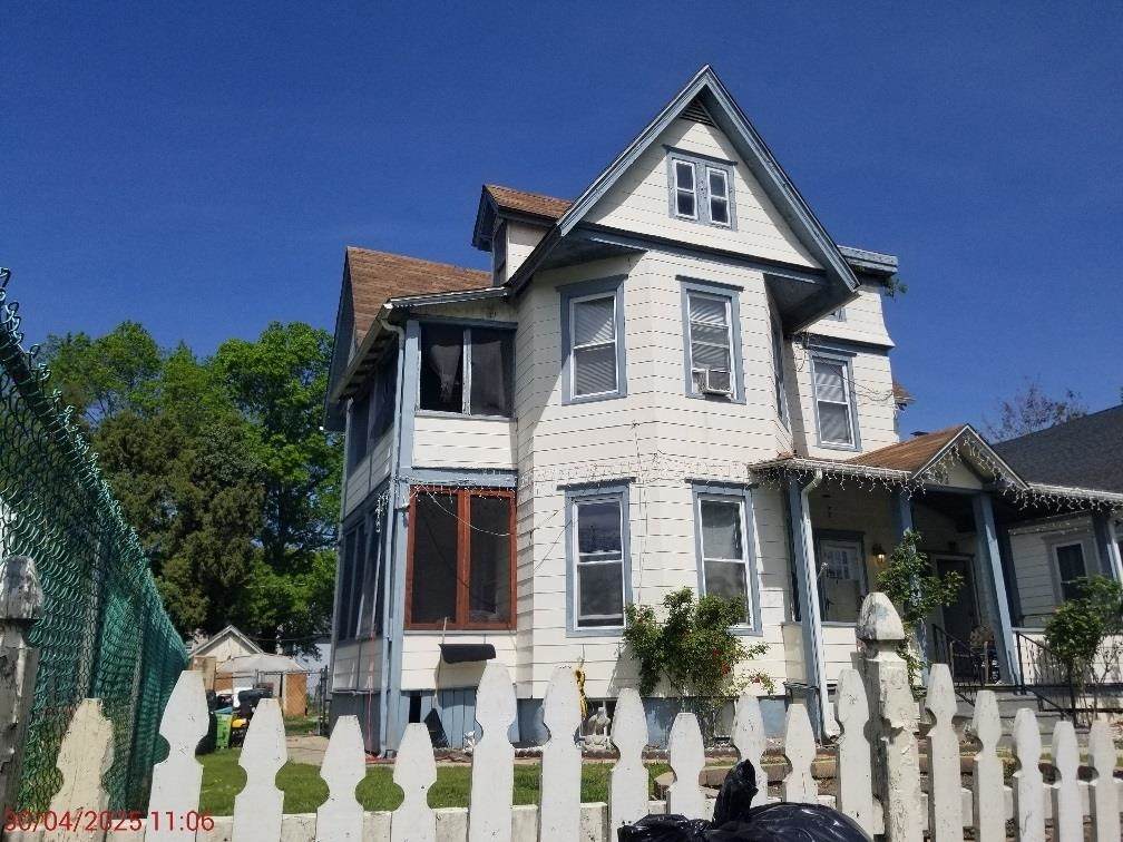 91 8th Street - Photo 1