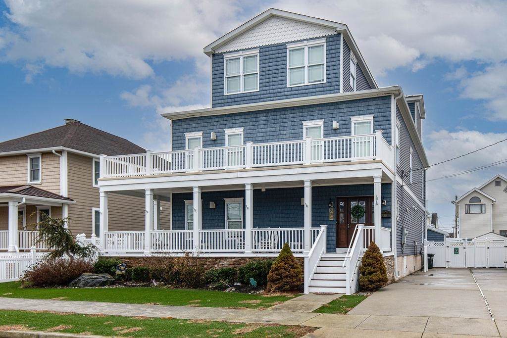208 4th Avenue - Photo 1