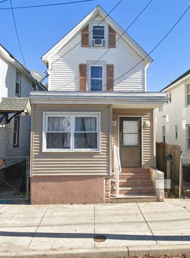111 Roberts Avenue - Photo 1