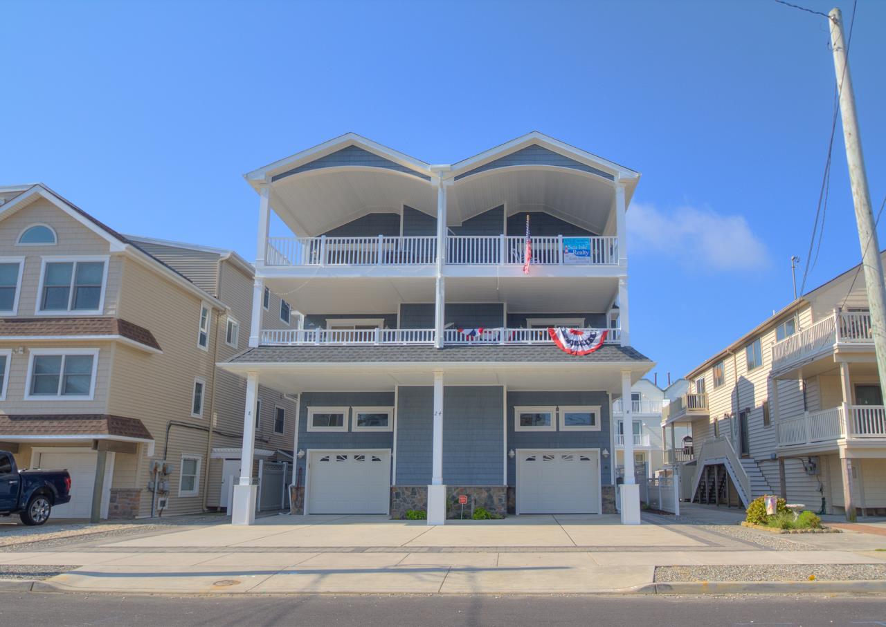 24 52nd - Photo 1