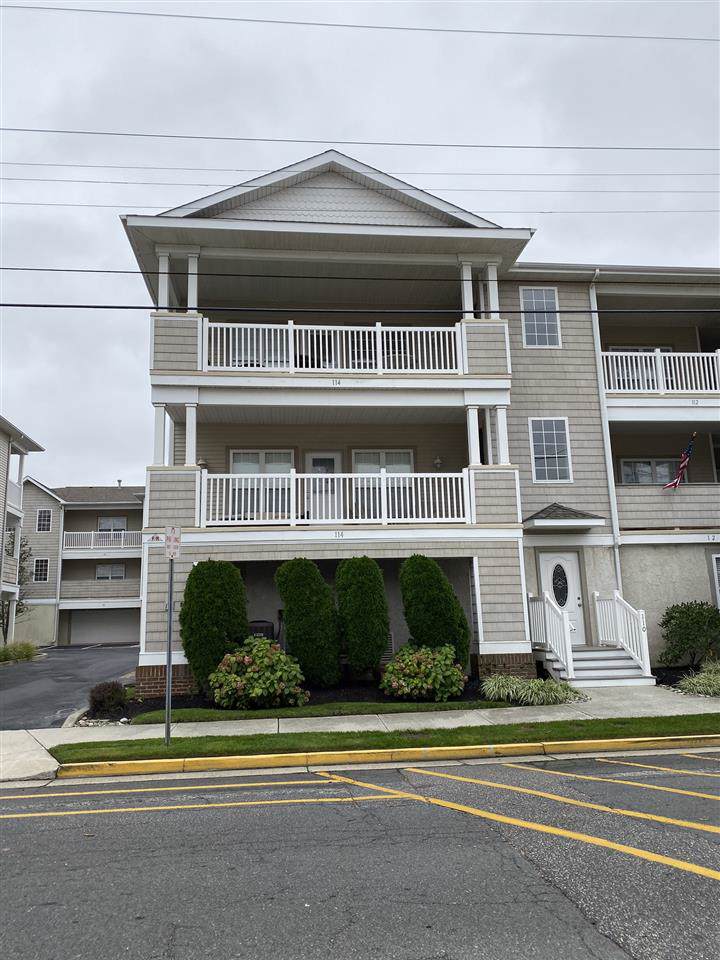 114 Pine Ave - Photo 1