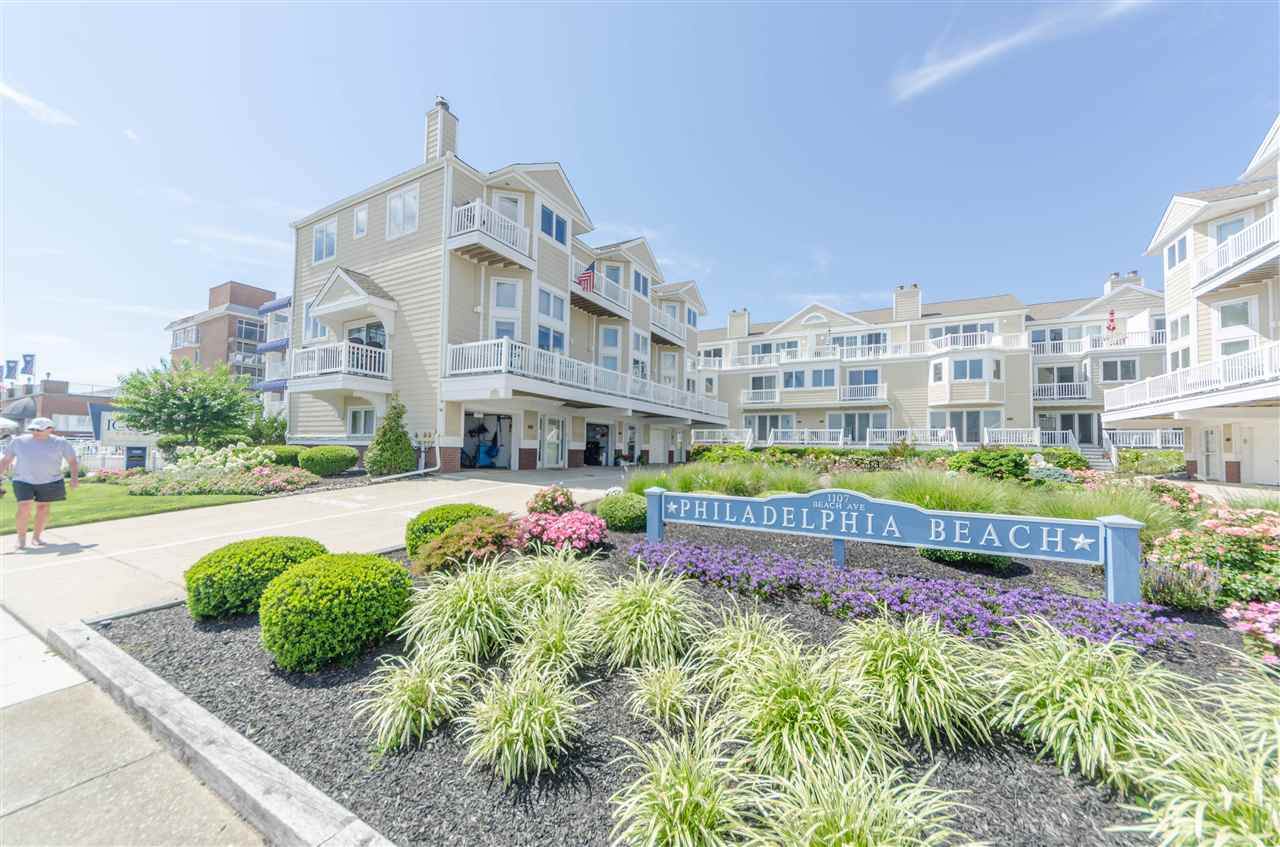 1107 Beach Dr - Photo 1