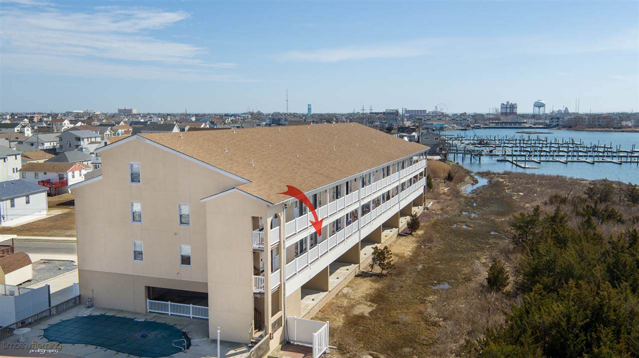 600 North - Photo 1