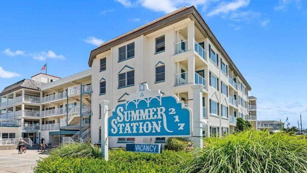 217 Beach Avenue - Photo 1