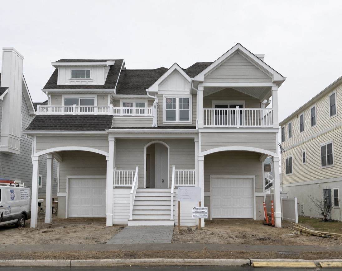 645 Spruce Avenue - Photo 1