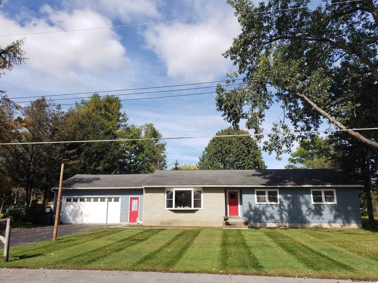 4 Walter Dr - Photo 1