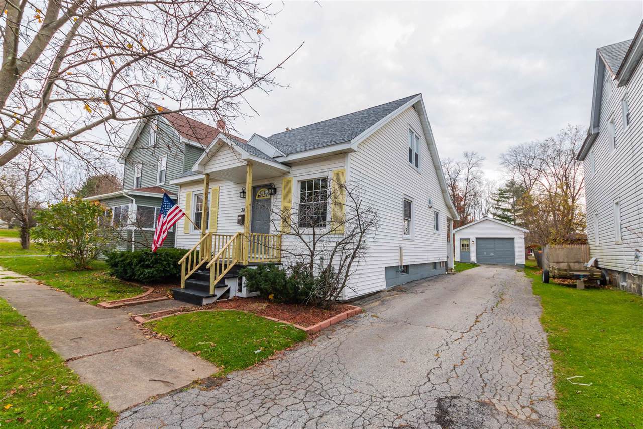 38 Parkwood Av - Photo 1