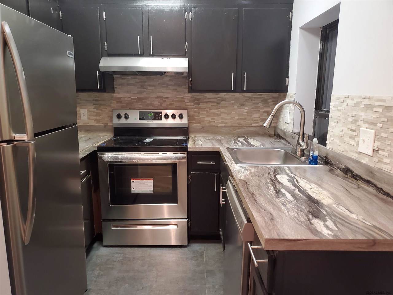 56 Westerlo St - Photo 1