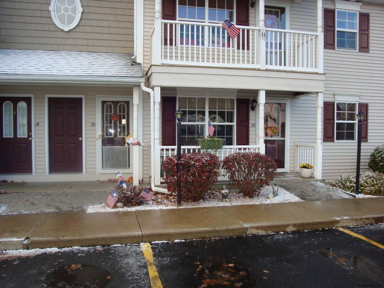 28 Riverside Dr - Photo 1