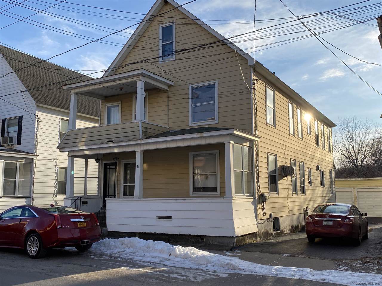 216 Division St - Photo 1