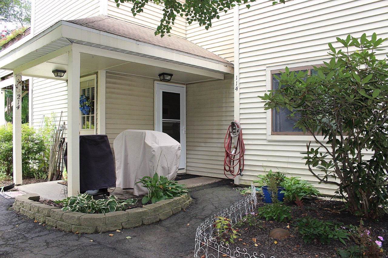114 Grenadier Ct - Photo 1