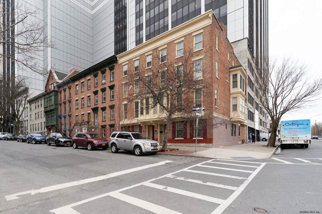 52 South Swan St - Photo 1