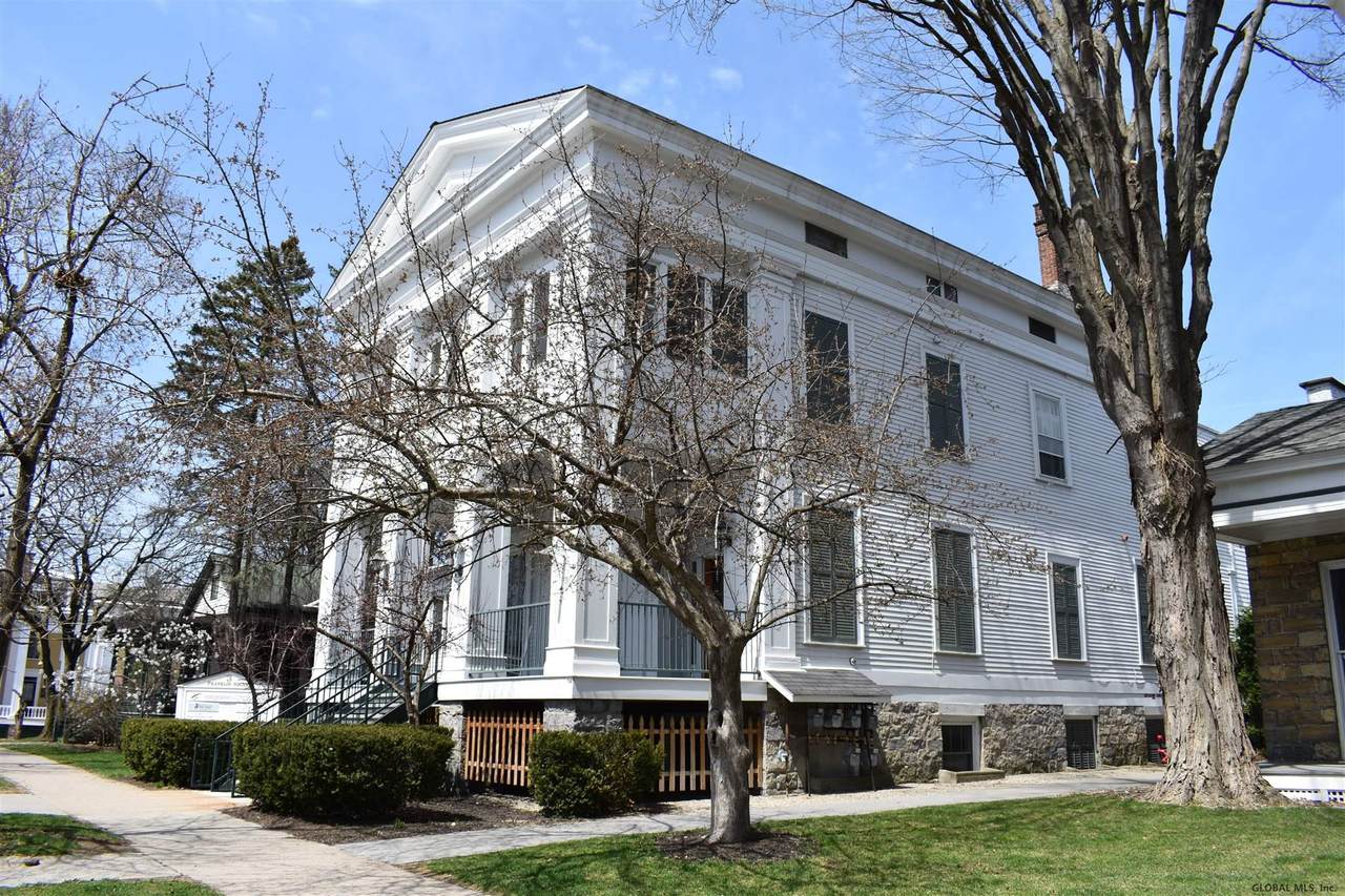 3 Franklin Square - Photo 1