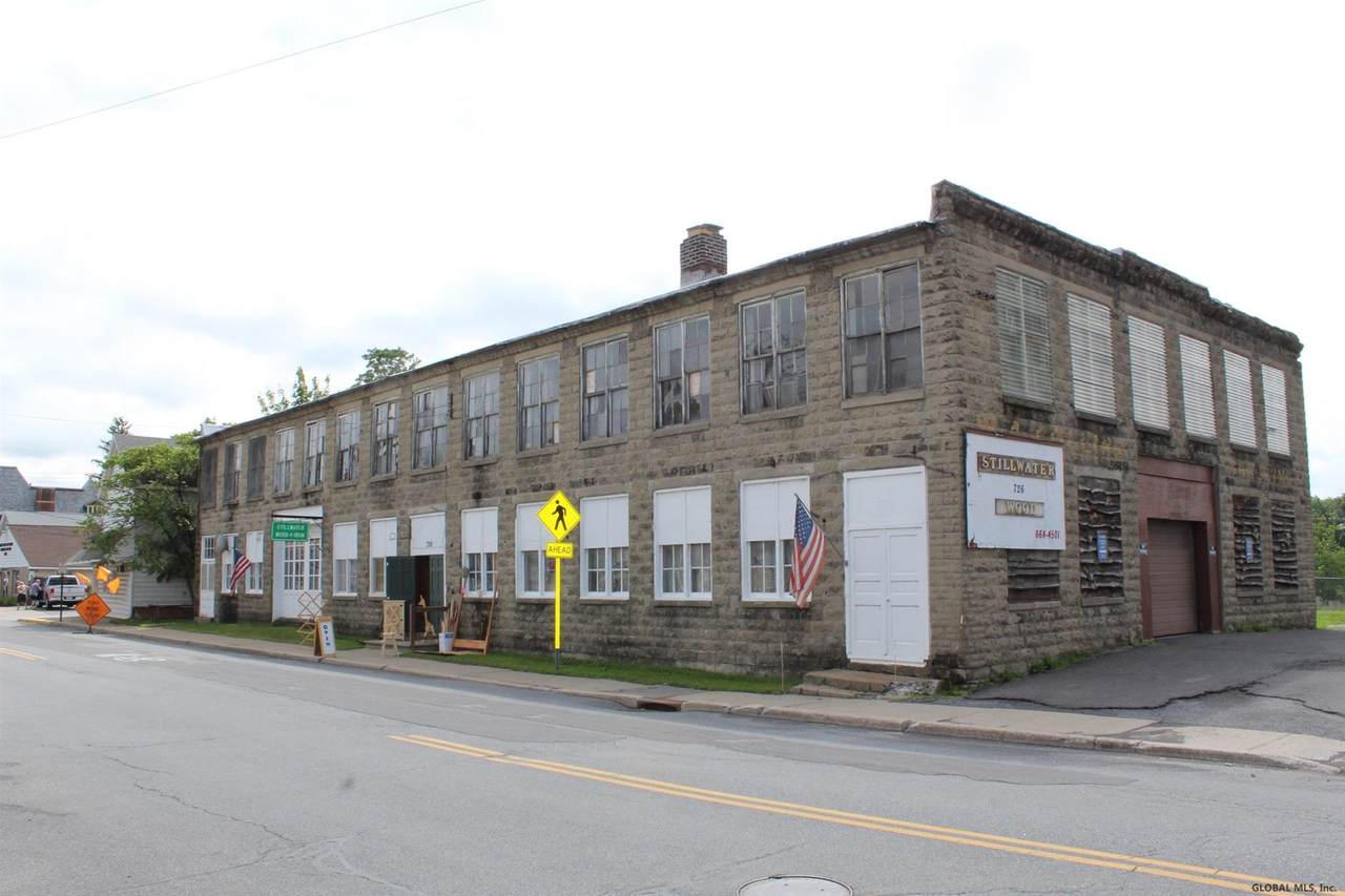 726 Hudson Av - Photo 1