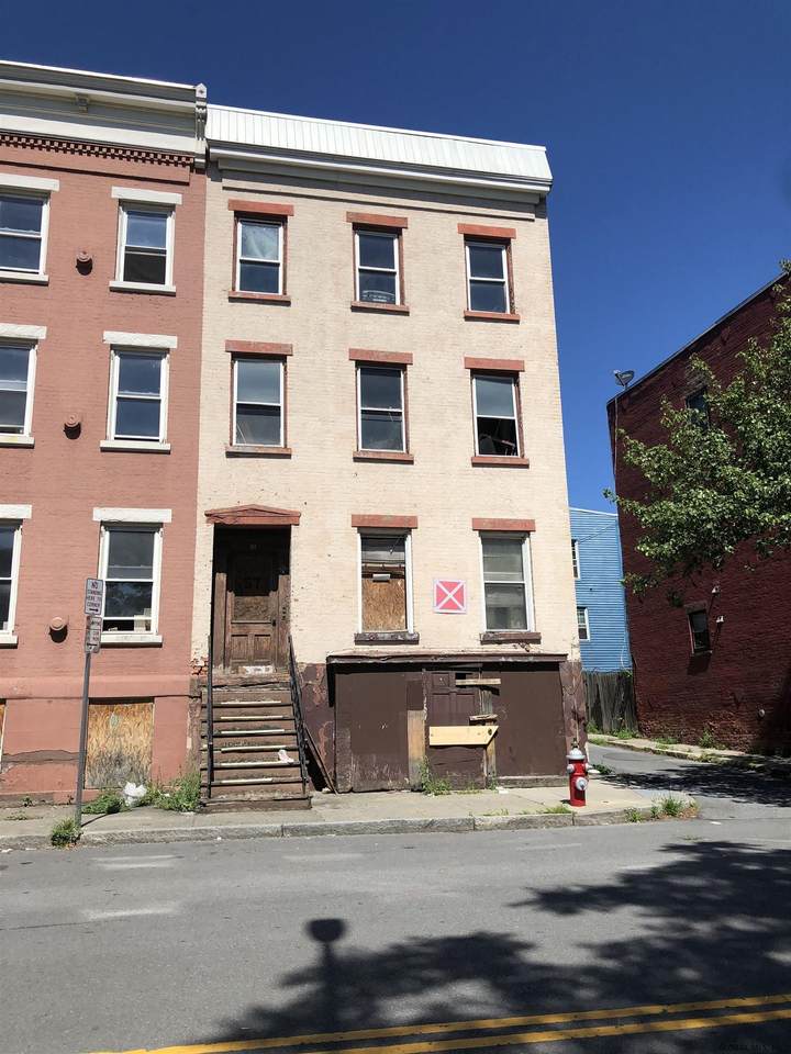 57 Grand St - Photo 1