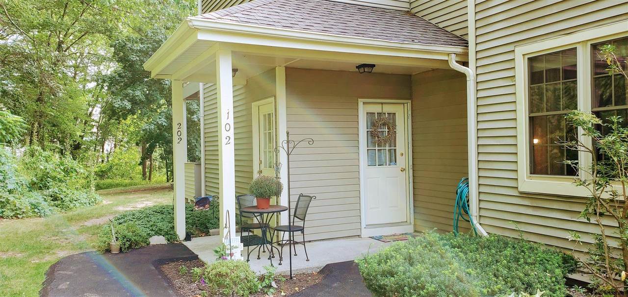 102 Monmouth Way - Photo 1