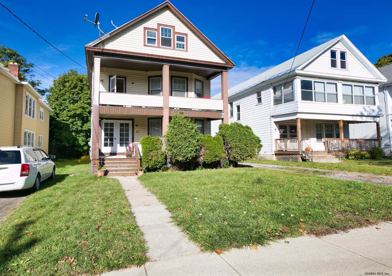 47 Hollywood Av - Photo 1