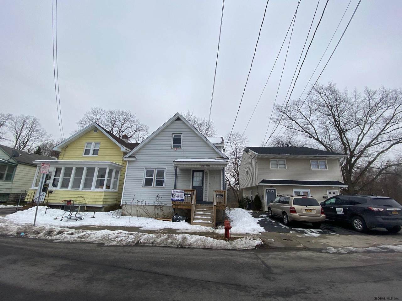1306 Tenth Av - Photo 1
