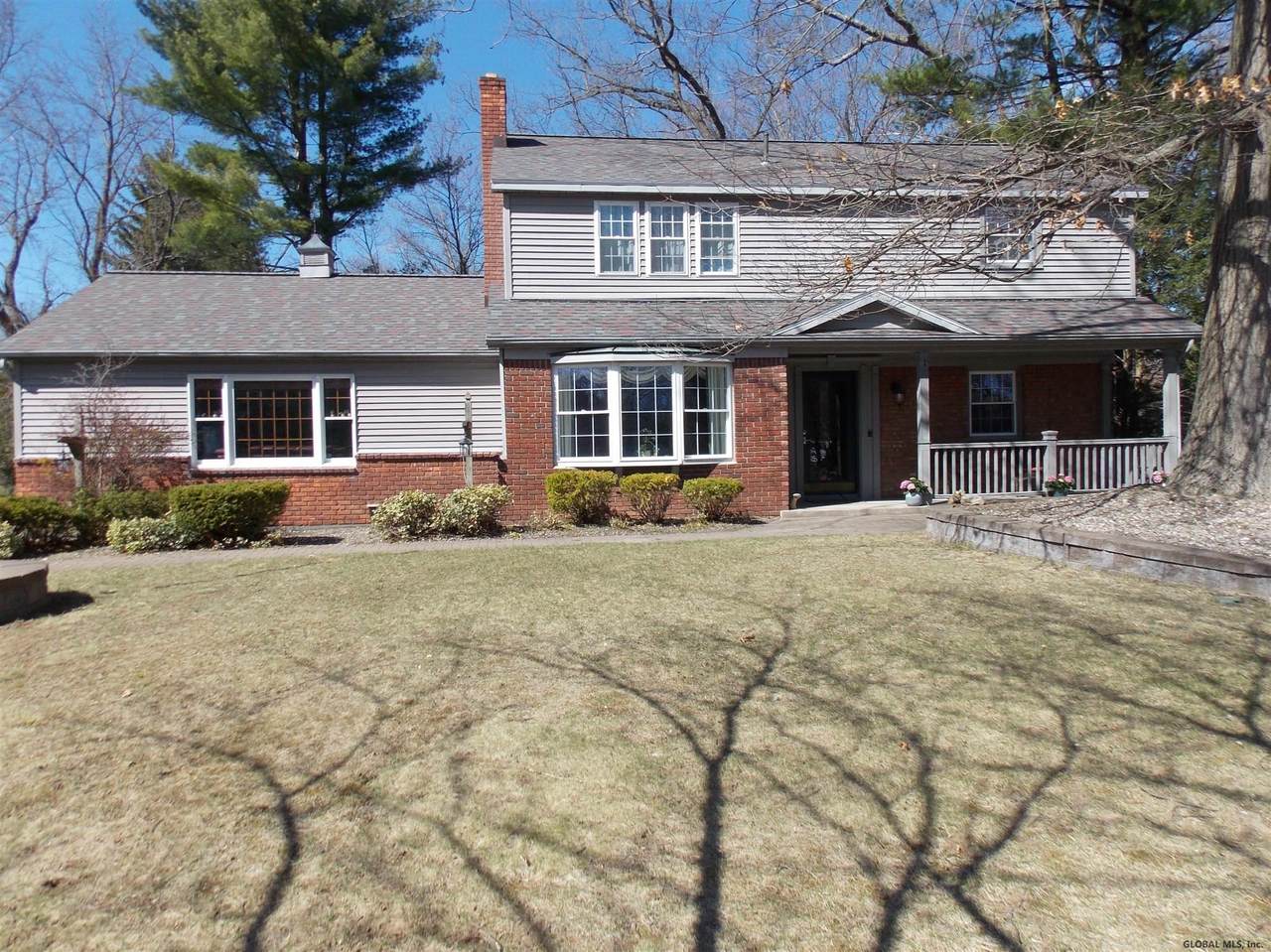 16 Greenlea Dr - Photo 1