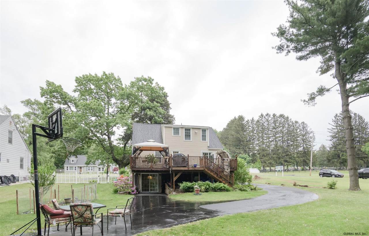 420 North Greenbush Rd, North Greenbush, NY 12144 (MLS 202120321) Inc