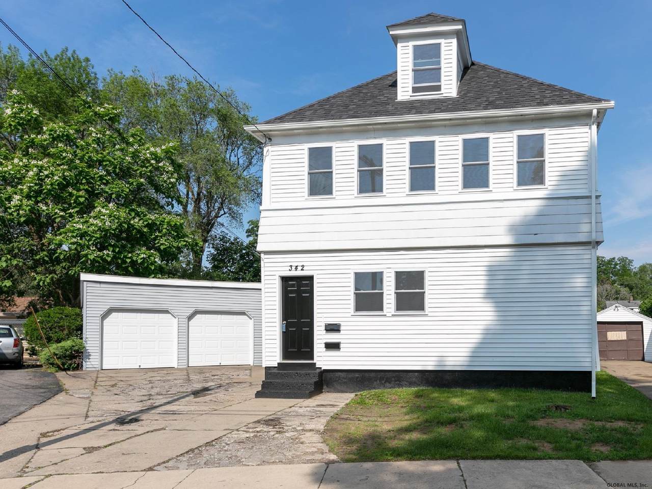 342 Eleventh St - Photo 1